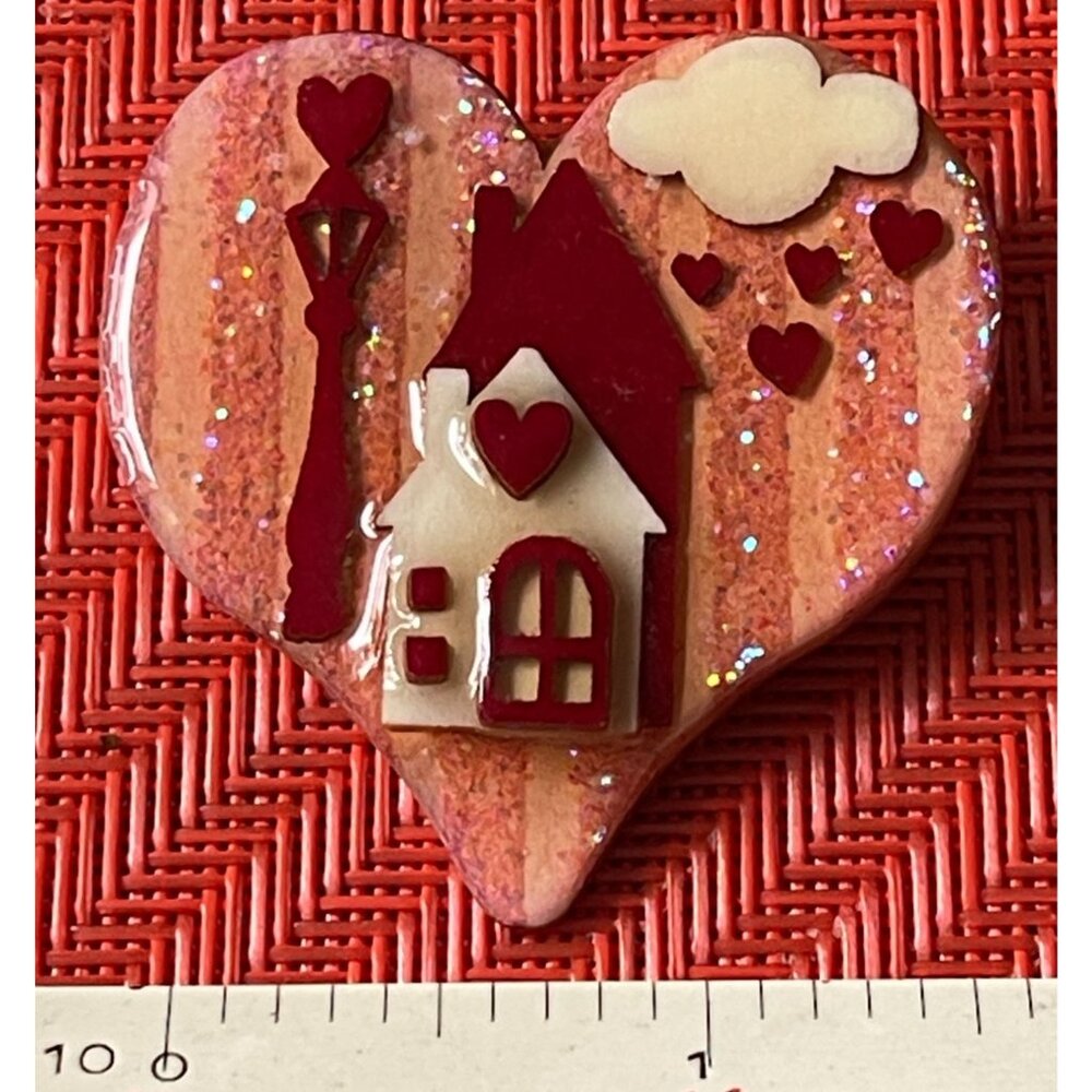 Vintage Lucinda Heart Shape Pin Glittery House Valentine Theme Red Pink Cream - Picture 3 of 16